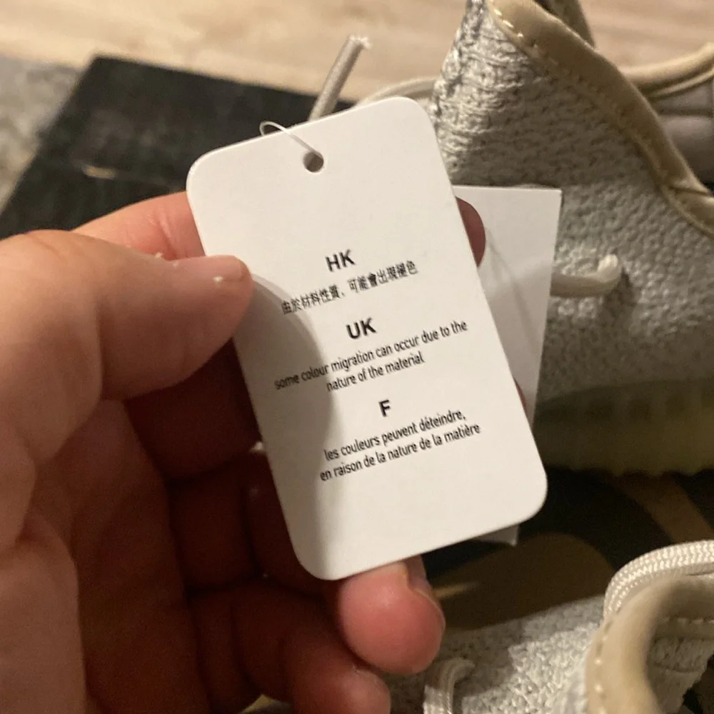 Yeezy Boost 350 V2 'Sesame' Size 5 men’s brand new condition with box, offer up - Picture 5 of 11